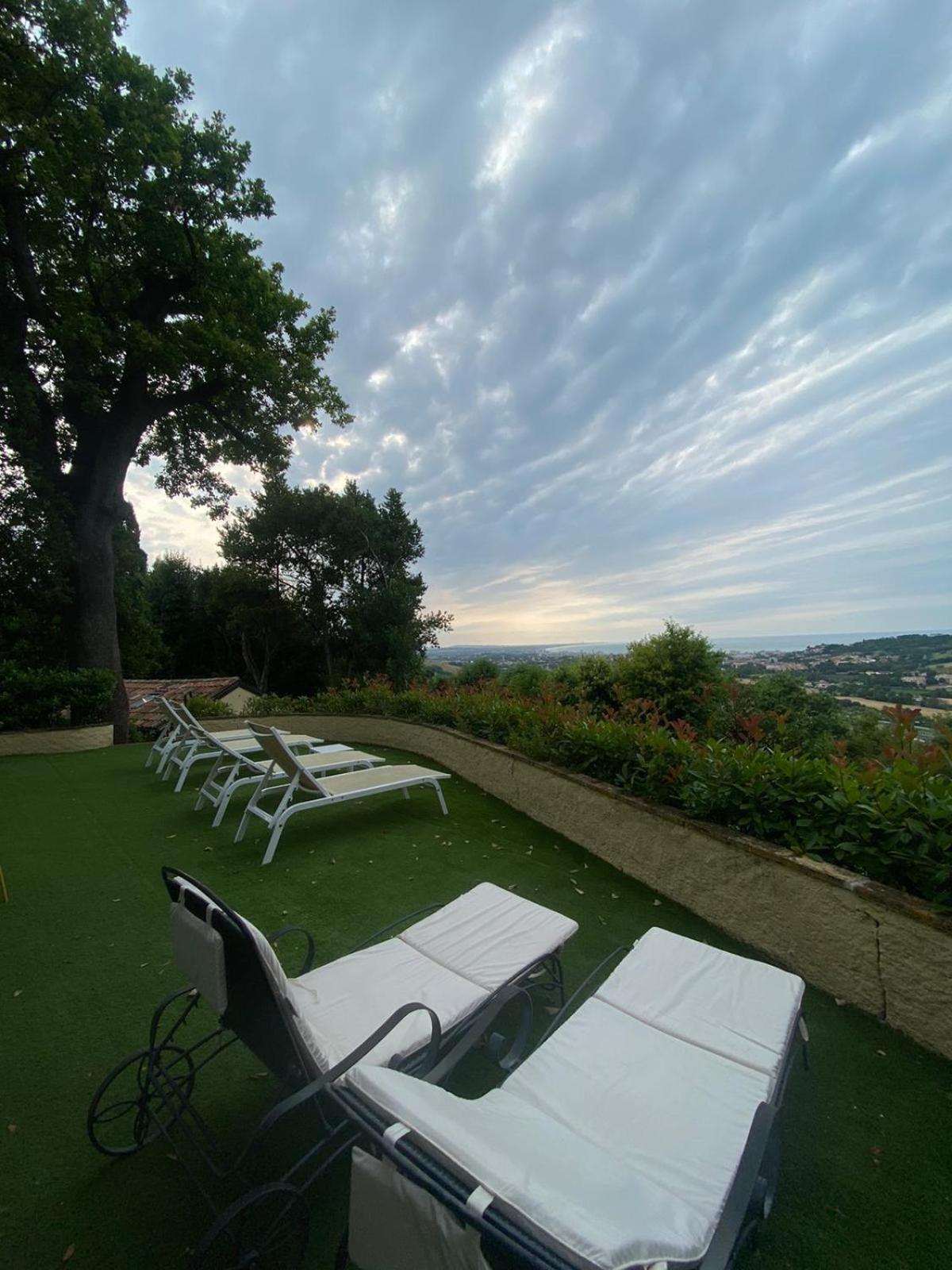 Historic Resort La Loggia Gradara Esterno foto