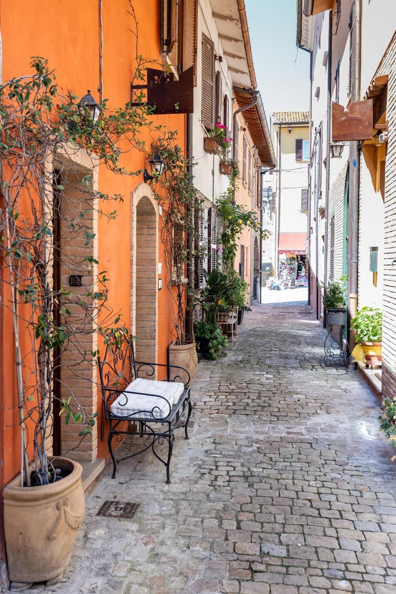 Historic Resort La Loggia Gradara Esterno foto